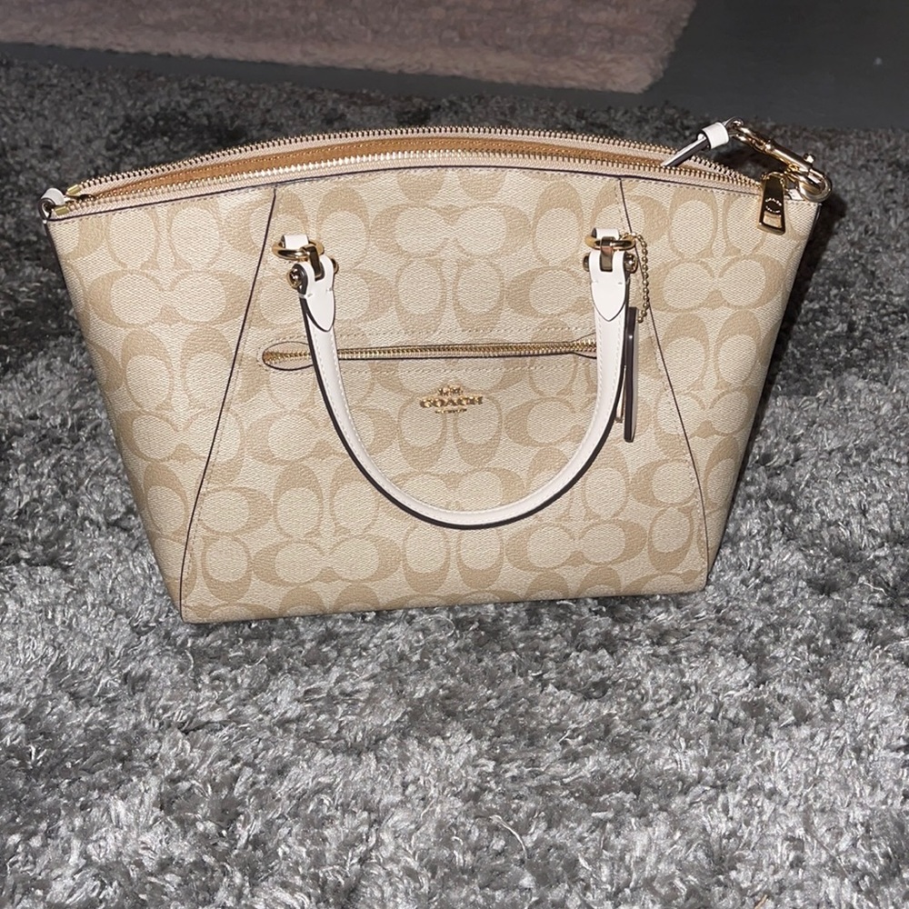 Beautiful Coach Crossbody!